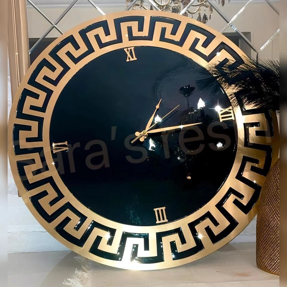 ساعة حائط من الريزن