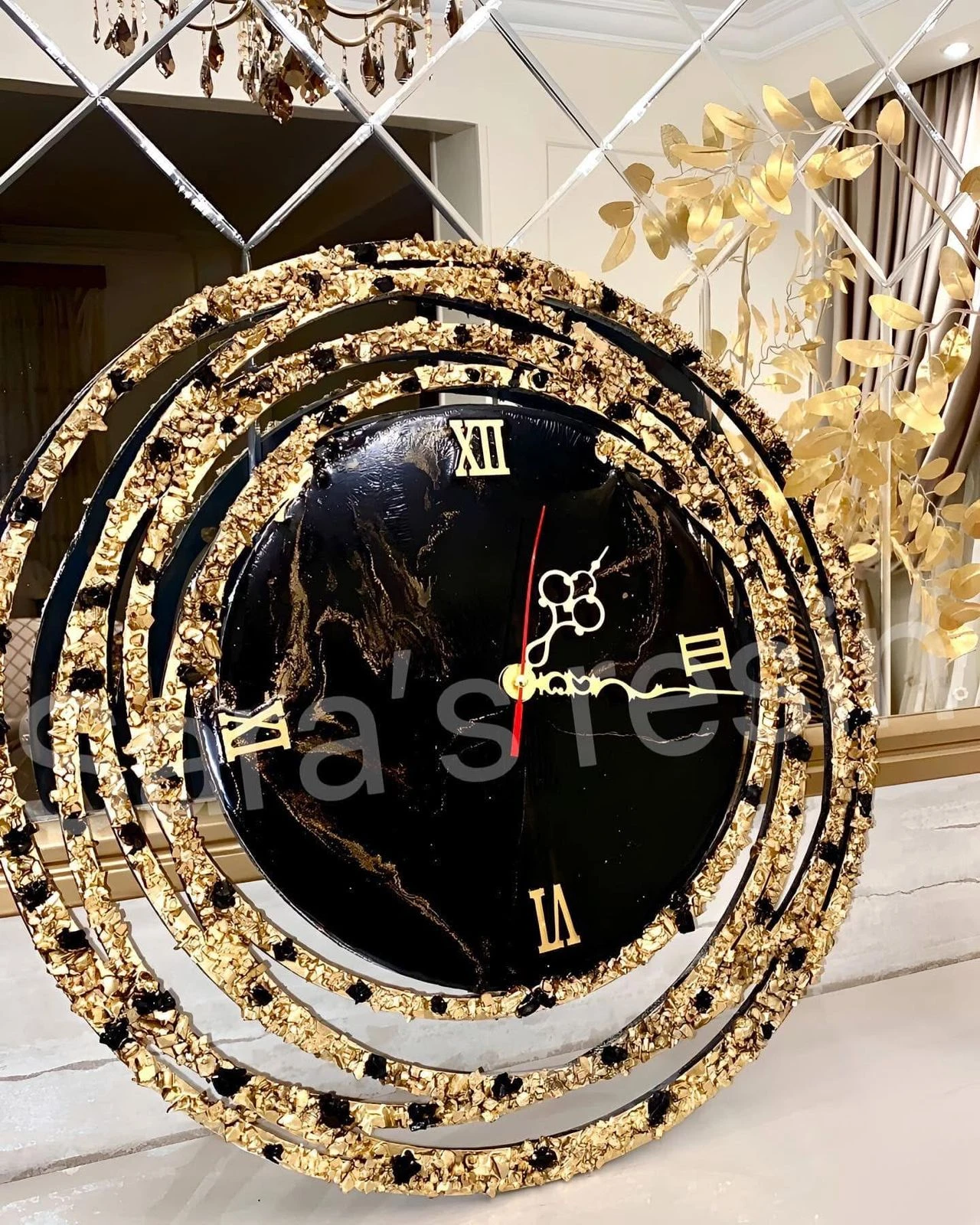 ساعة حائط من الريزن