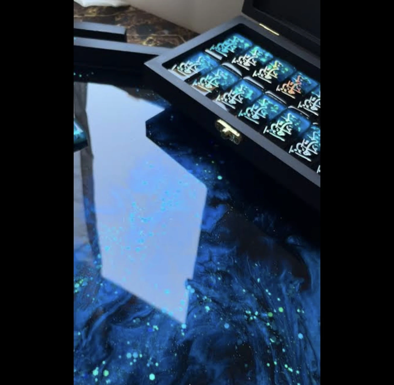 دومينو ريزن